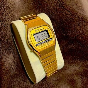 Antique Yamaha digital watch very unique works well
